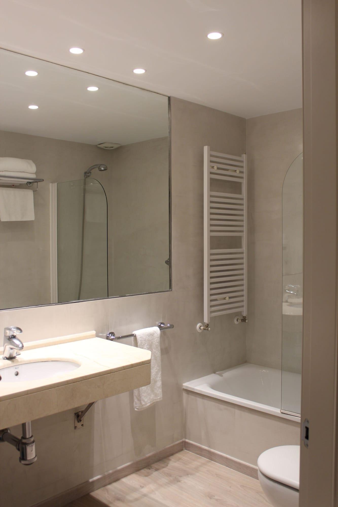 Hotel Carreno Oviedo Kültér fotó
